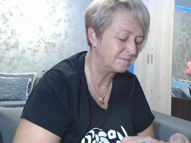 LovePinkLilli webcam