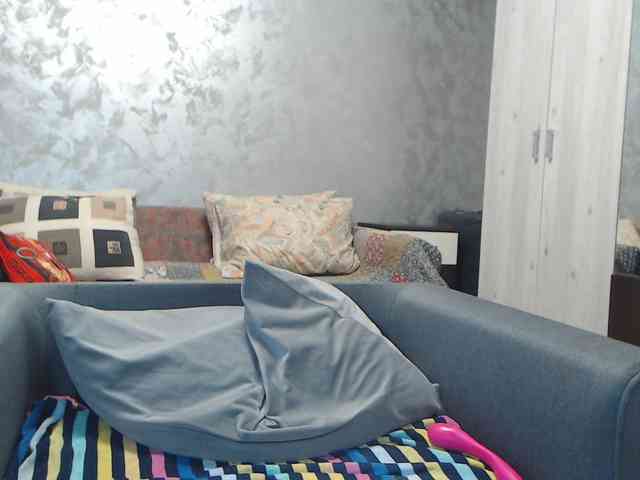 LovePinkLilli webcam