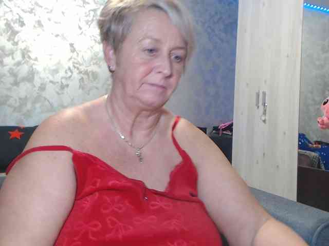 LovePinkLilli webcam