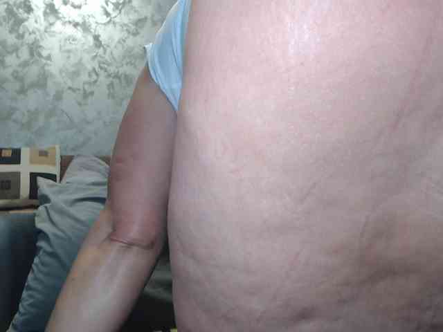 LovePinkLilli webcam