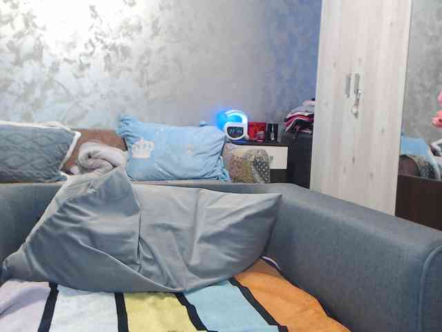 LovePinkLilli webcam