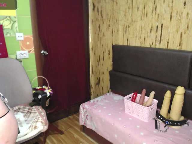 Meghan-M's BongaCams show and profile