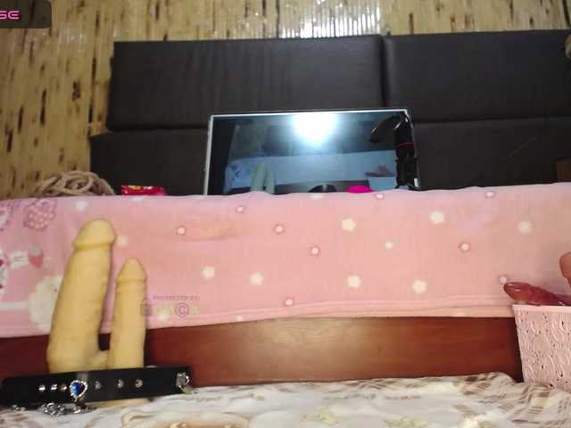 Meghan-M's BongaCams show and profile