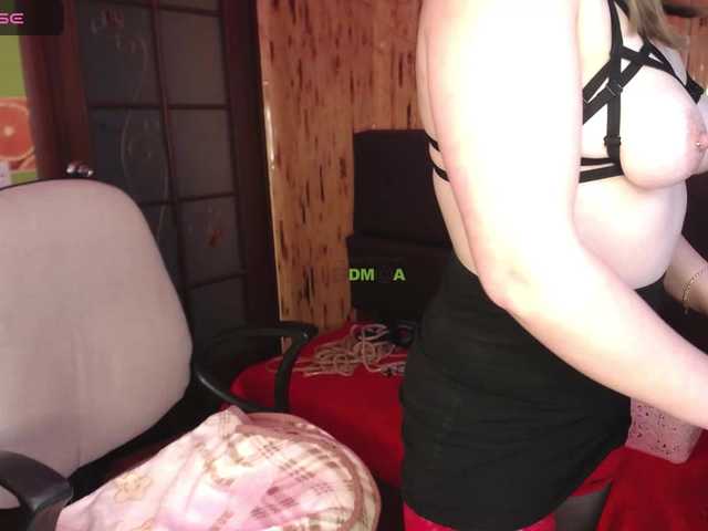 Meghan-M's BongaCams show and profile