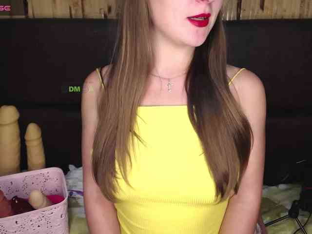 Meghan-M webcam