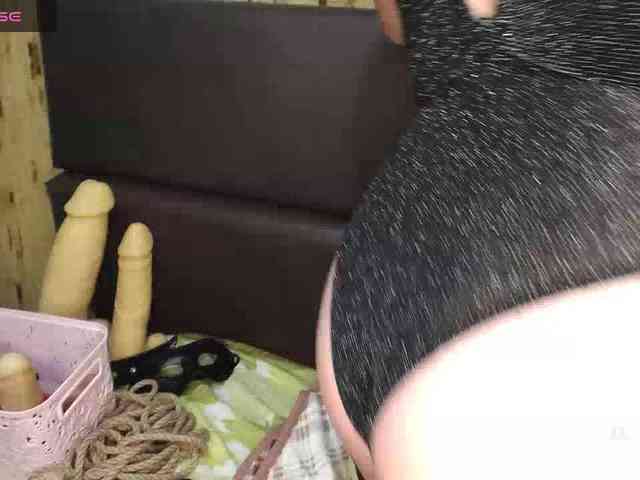 Meghan-M webcam