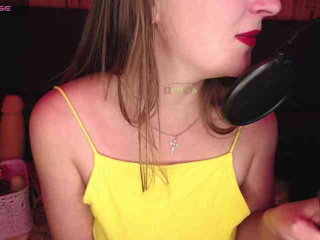 Meghan-M webcam