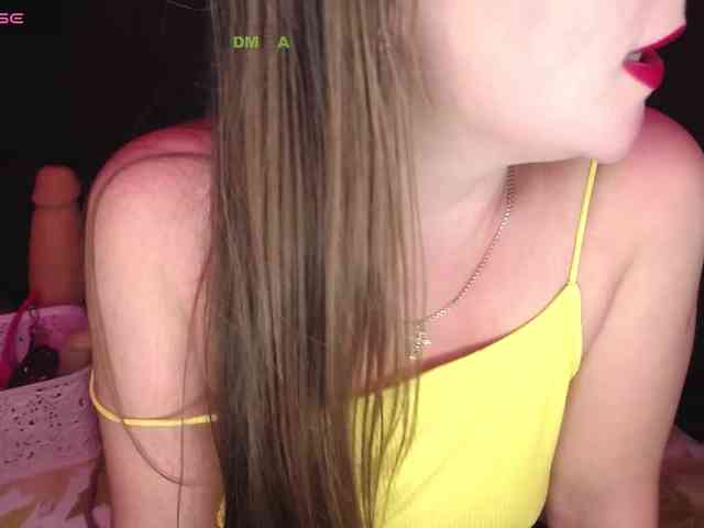 Meghan-M webcam