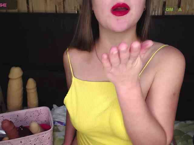 Meghan-M webcam