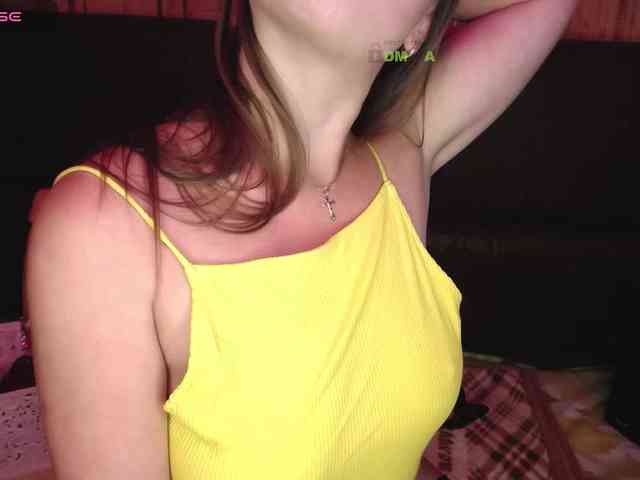 Meghan-M webcam
