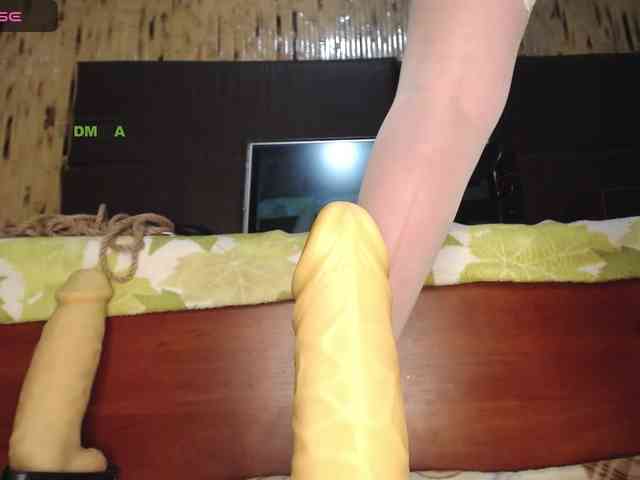Meghan-M webcam