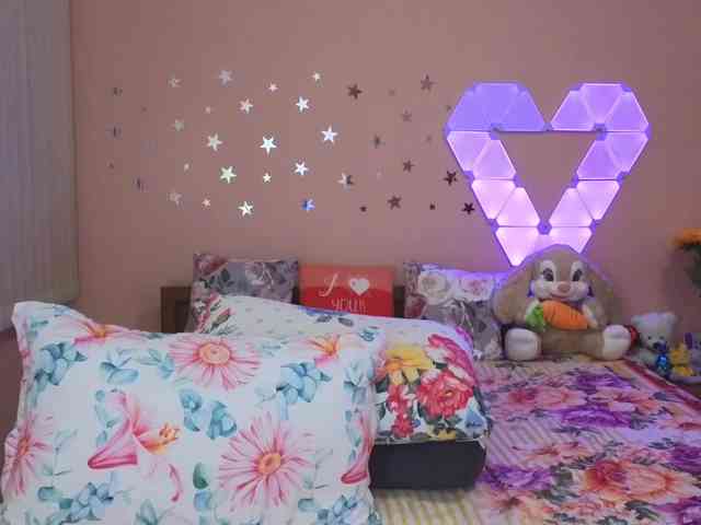_L_o_v_e_ webcam