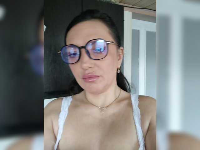 Lalili's BongaCams show and profile