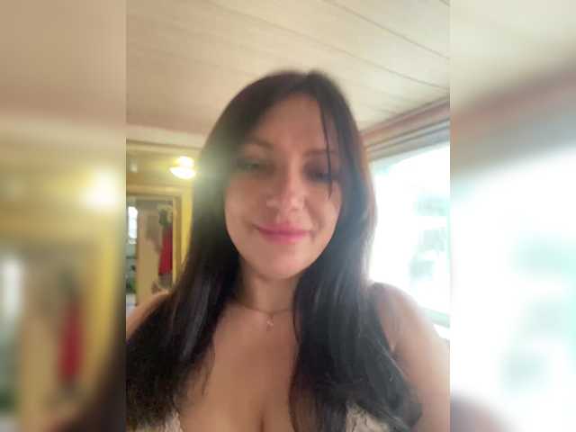 Lalili's BongaCams show and profile