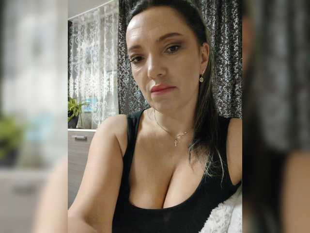Lalili from BongaCams