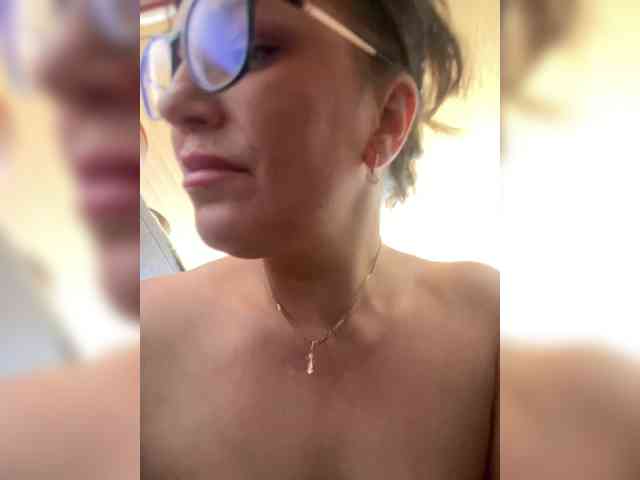 ProstoLolkaXXX webcam