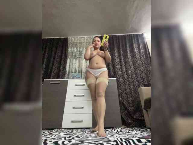 ProstoLolkaXXX webcam