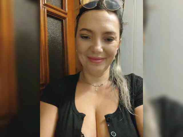 ProstoLolkaXXX webcam
