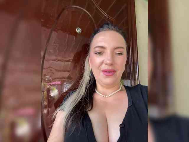ProstoLolkaXXX webcam
