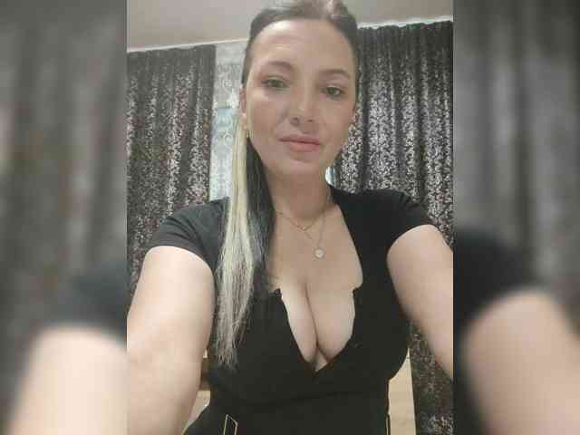 ProstoLolkaXXX webcam