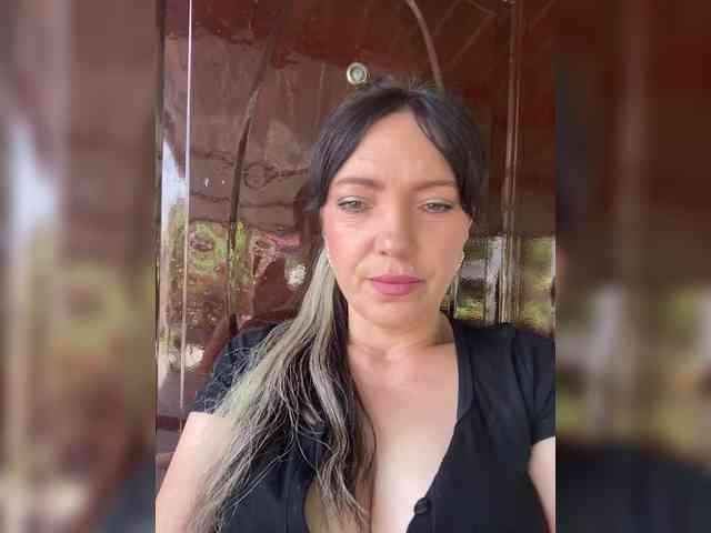ProstoLolkaXXX webcam