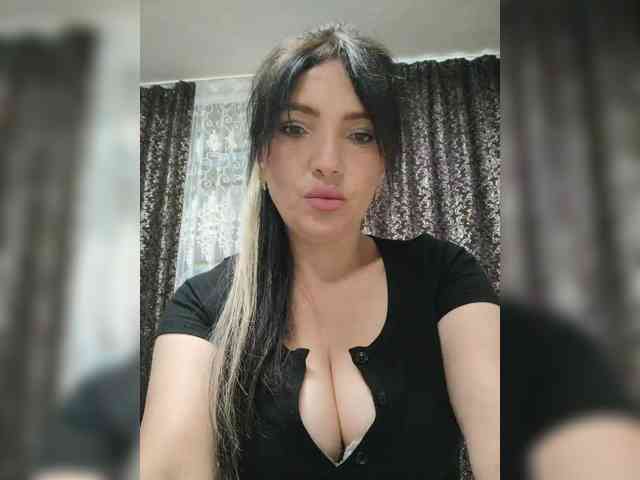 ProstoLolkaXXX webcam