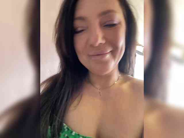 ProstoLolkaXXX webcam