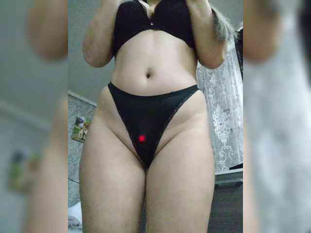 ProstoLolkaXXX webcam