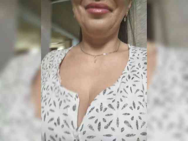 ProstoLolkaXXX webcam