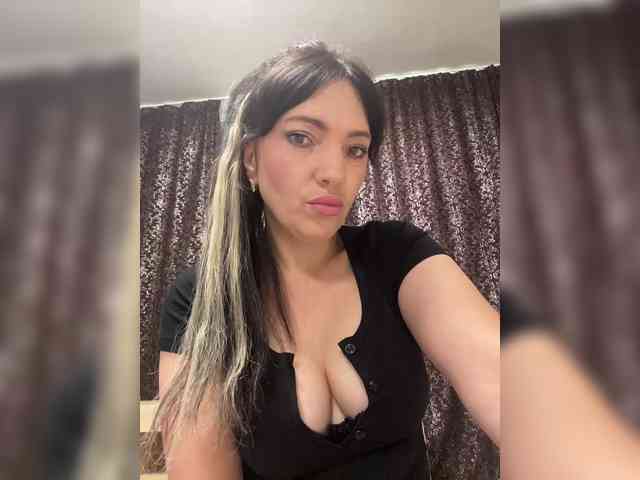 ProstoLolkaXXX webcam