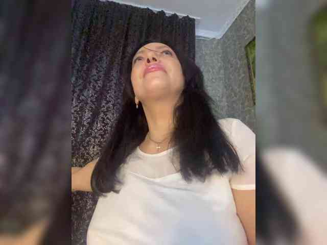 ProstoLolkaXXX webcam