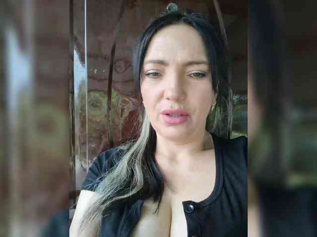 ProstoLolkaXXX webcam