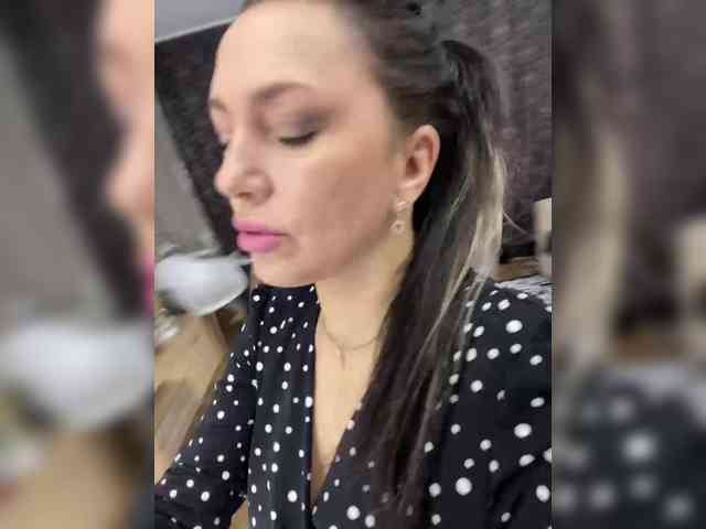 ProstoLolkaXXX webcam