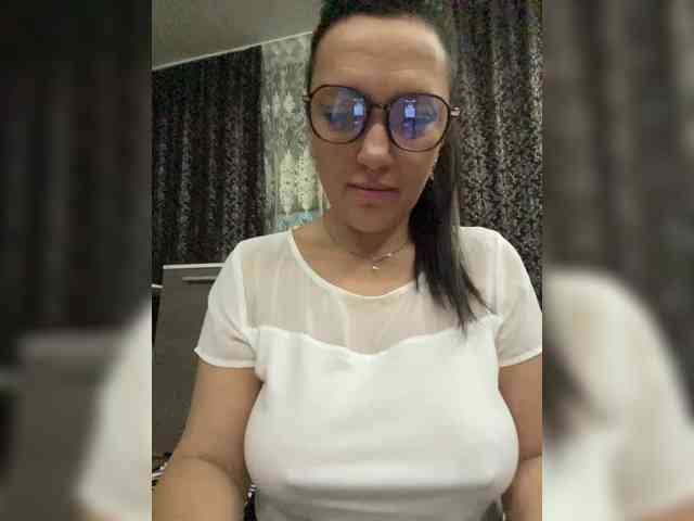 ProstoLolkaXXX webcam