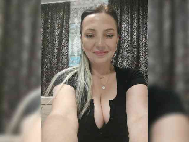 ProstoLolkaXXX webcam
