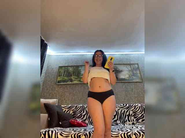 ProstoLolkaXXX webcam