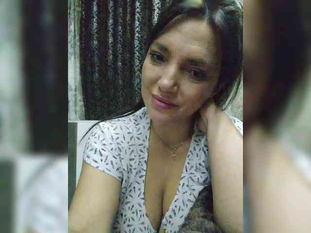 ProstoLolkaXXX webcam