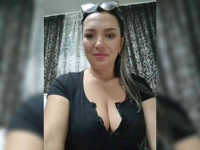 ProstoLolkaXXX webcam
