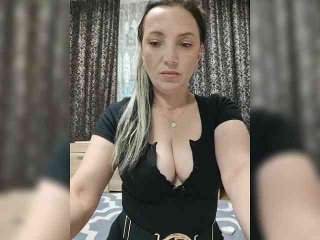 ProstoLolkaXXX webcam