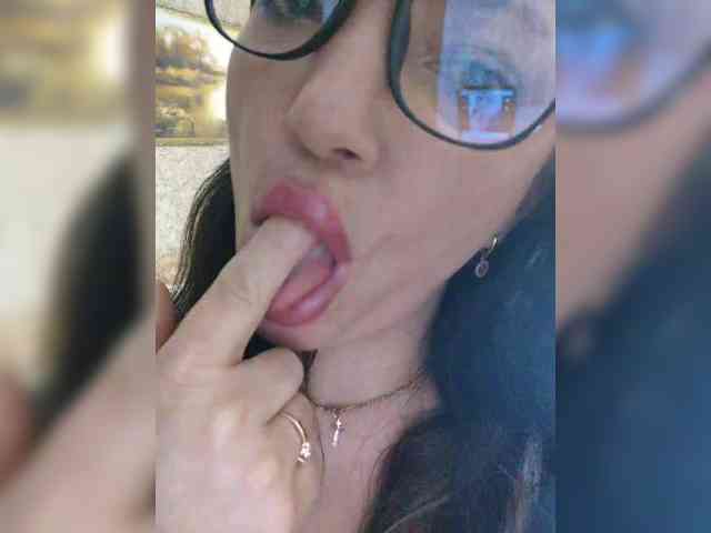 ProstoLolkaXXX webcam