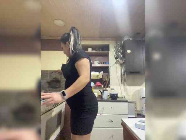 ProstoLolkaXXX webcam