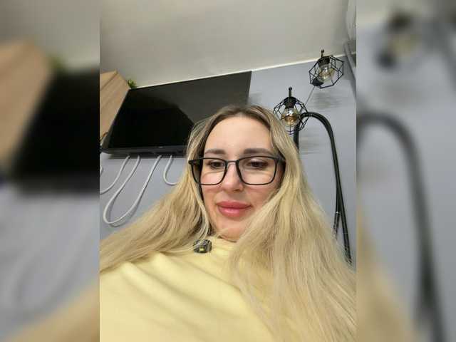 Miss-Fetish's BongaCams show and profile