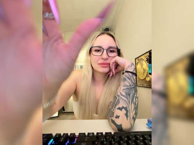 Miss-Fetish's BongaCams show and profile