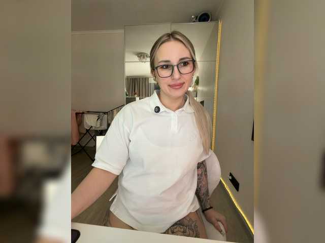 Miss-Fetish's BongaCams show and profile