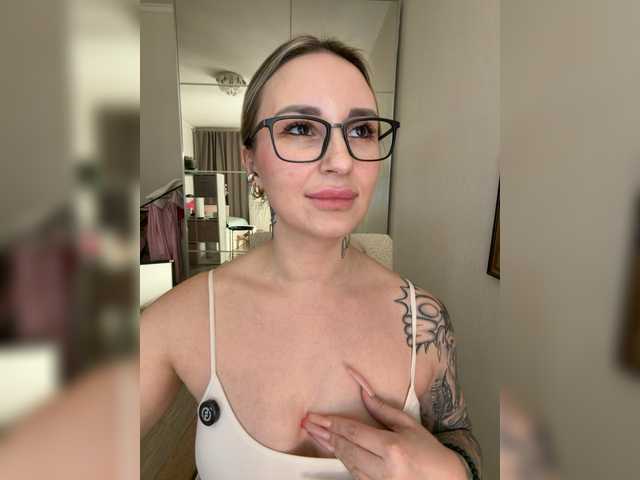 Miss-Fetish's BongaCams show and profile