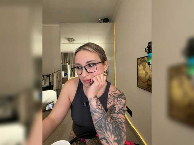 Miss-Fetish's BongaCams show and profile