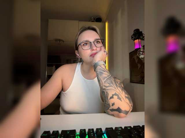 Miss-Fetish's BongaCams show and profile