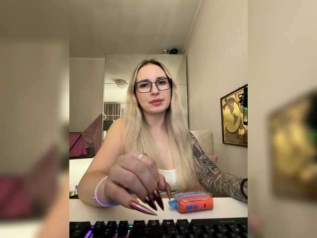 Miss-Fetish's BongaCams show and profile