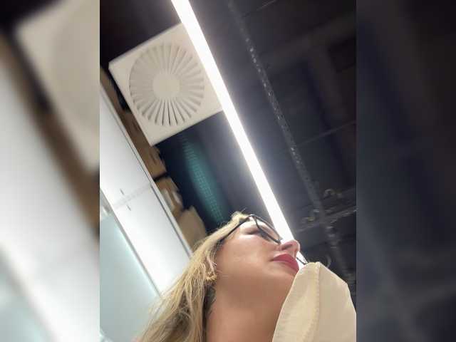 Miss-Fetish's BongaCams show and profile