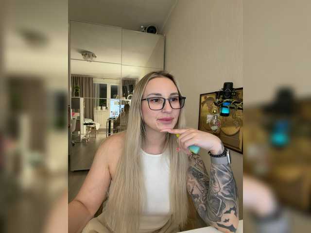 Miss-Fetish's BongaCams show and profile